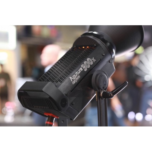 APUTURE - LIGHT STORM 300X APUTURE - LIGHT STORM 300X